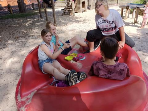 Pausen auf dem Spielplatz